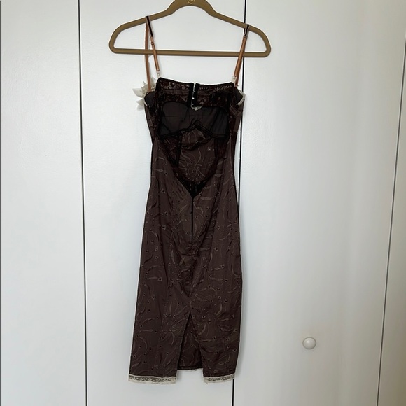 Rinascimento Brown Sheath Dress with Sweetheart Neckline - Picture 3 of 6